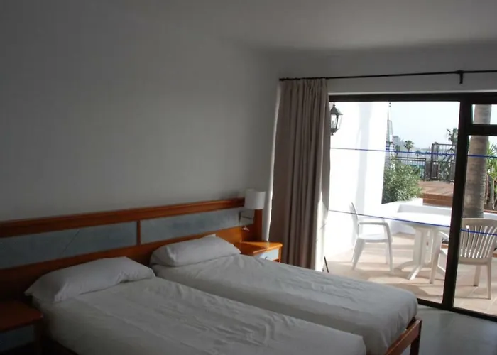 Bonito Y Espacioso Al Lado De La Playa. *