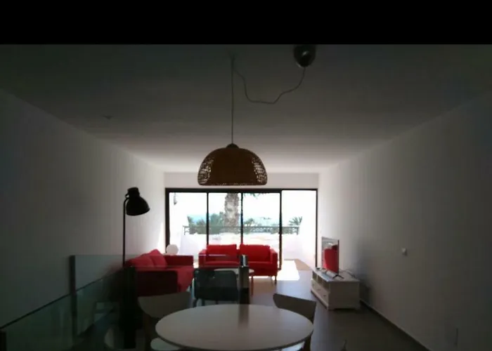 Bonito Y Espacioso Al Lado De La Playa. Apartamento
