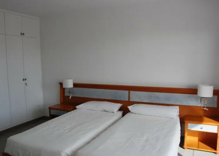 Bonito Y Espacioso Al Lado De La Playa. Apartamento *